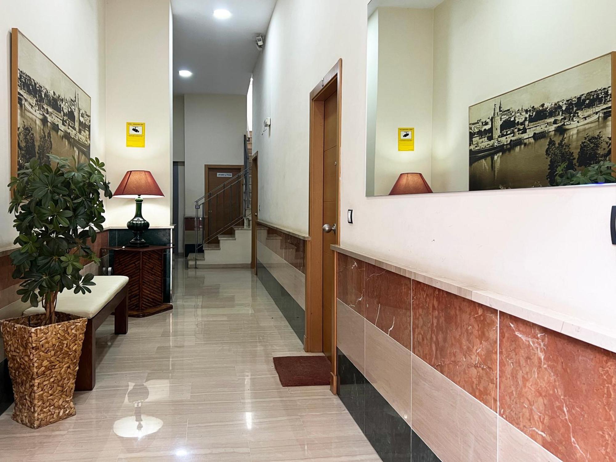 Studio City Center - Aloha Sevilla المظهر الخارجي الصورة